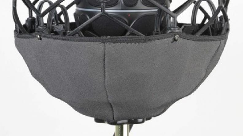 Figure 4 : Antenne microphonique avec suspension anti-vibratile (crédit Photo : Cnam / CINELA)