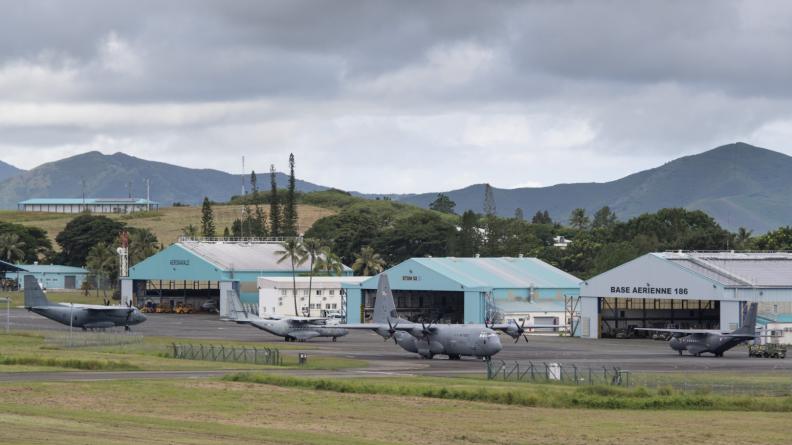 Des avions de transport lors de l'exercice "Croix du Sud 2023" sur la BA188