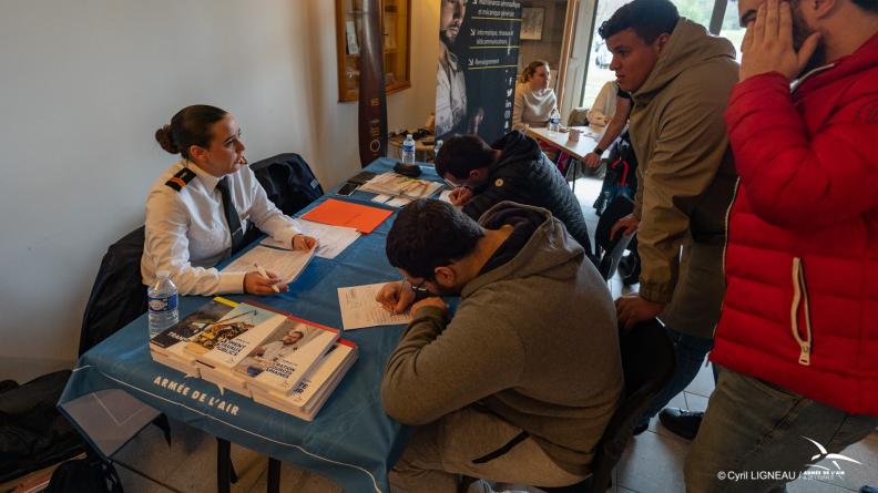 Troisième édition de job dating sur la base aérienne 126 de Ventiseri-Solenzara