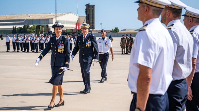 Le colonel Sébastien Estève succède au colonel Anne-Laure Michel