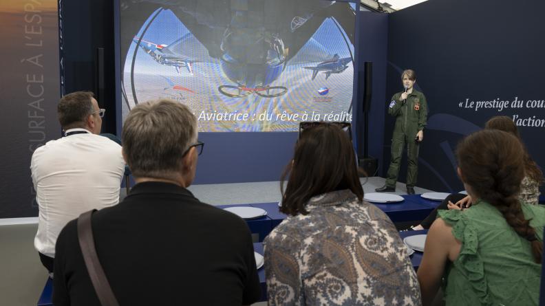 Intervention de la colonel Virginie Guyot sur son parcours d’Aviatrice
