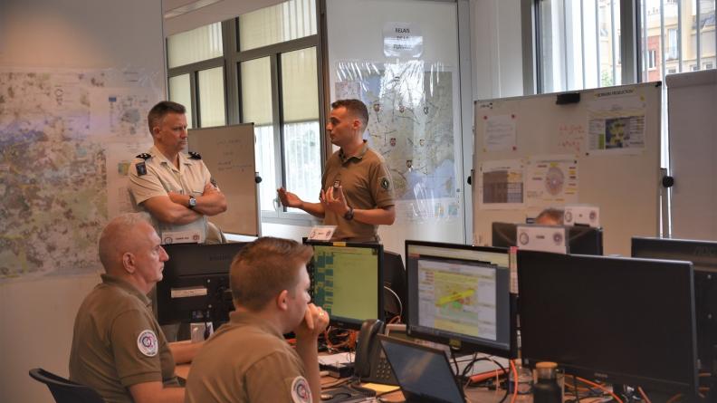 Le Général Bonnemaison, commandant de la cyberdéfense, s’est rendu à la cellule de conduite JOP 2024