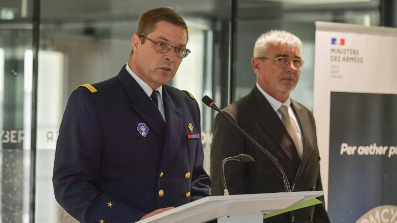 Inauguration du nouveau bâtiment 828 du COMCYBER au quartier Stéphant