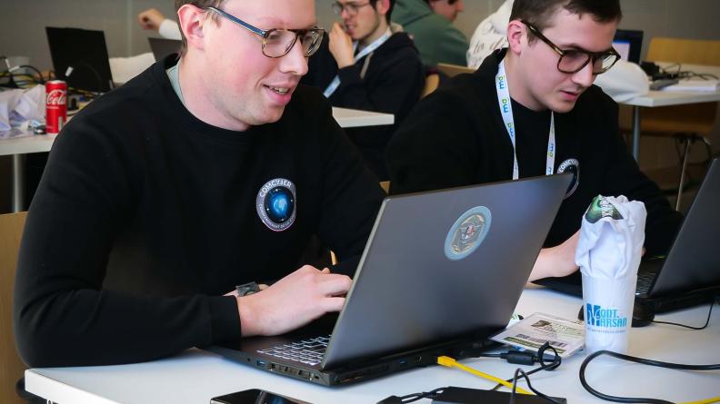 Équipe du COMCYBER lors du CTF Mars@Hack