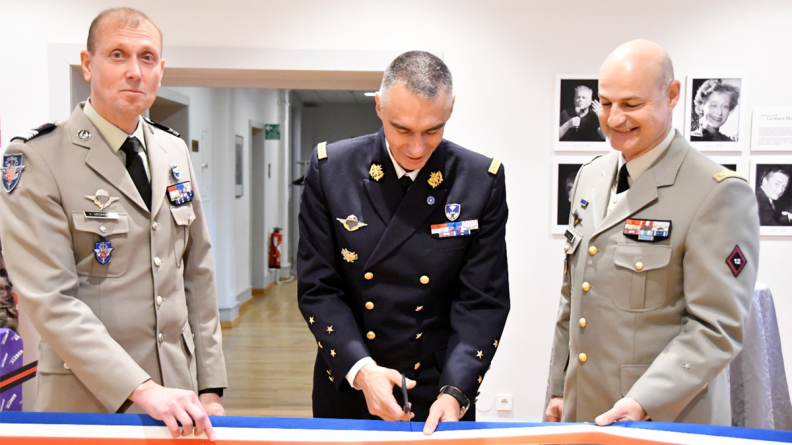 Inauguration du salon du livre militaire