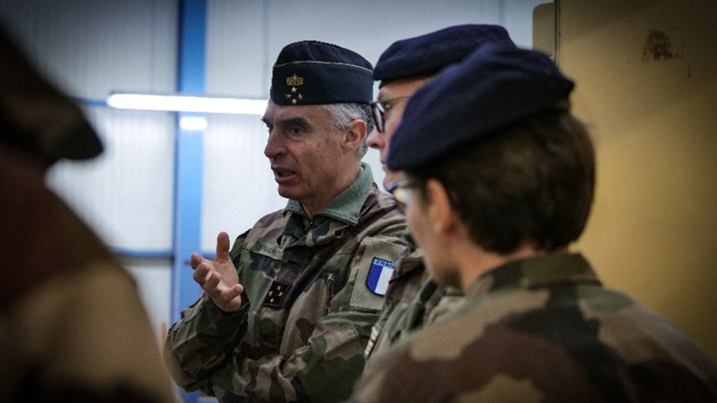 le directeur central du SCA en visite sur le terrain
