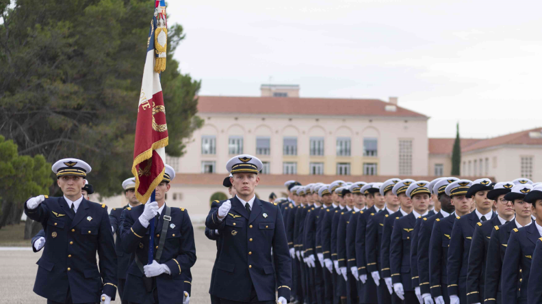 Présentation au drapeau de l’École de l’air et de l’espace (EAE)