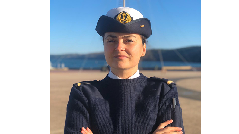 commissaire de 3ème classe Eve, de la promotion Centenaire de la Victoire