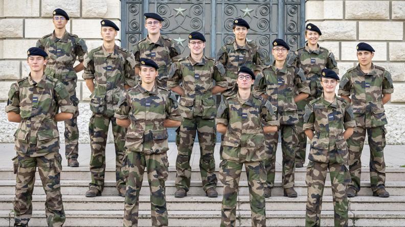 12 polytechniciens commissaires choisissent les métiers du soutien