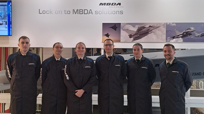 visite des commissaires élèves chez MBDA France 