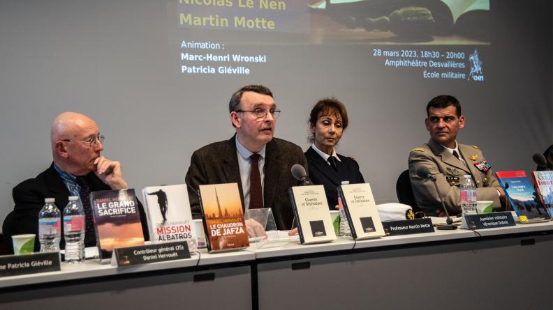 Conférence « Guerre et littérature : regards croisés » à l’École militaire