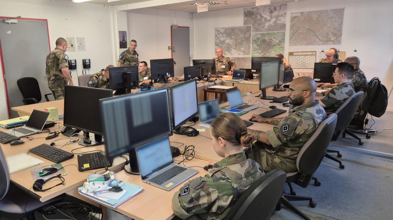 Le Centre des opérations (CO) du GAPSIC à l'École Militaire
