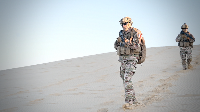 Le nouveau camouflage de la tenue de combat : le bariolage multi-environnement