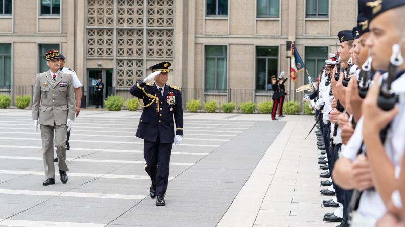 Le CEMA rencontre son homologue japonais
