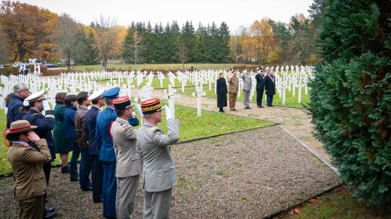 Le chef d’état-major des Armées accueille son homologue roumain