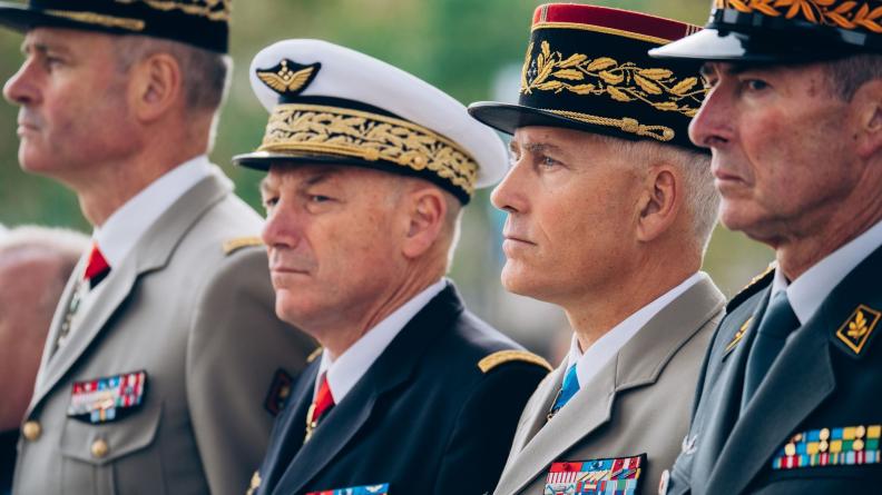 Le Gouverneur militaire de Paris lors de la visite du Roi des Belges