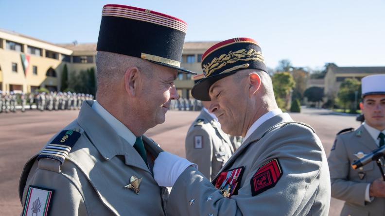 Le CEMA lors du 104e anniversaire du 4e Régiment étranger 