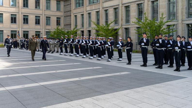 Rencontre officielle entre CEMA et le général Langley, commandant d’AFRICOM