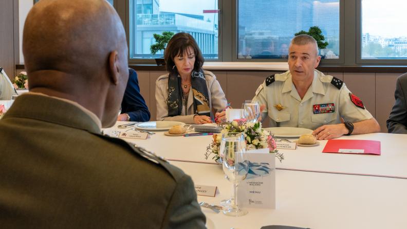 Rencontre officielle entre CEMA et le général Langley, commandant d’AFRICOM
