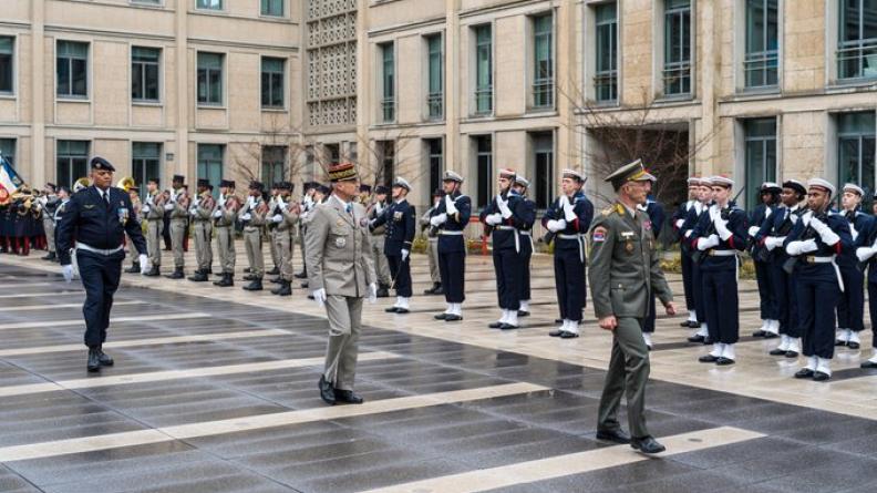 Rencontre officielle entre le CEMA et son homologue serbe
