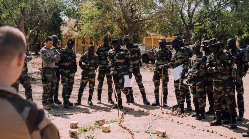 Entretien téléphonique du CEMA avec son homologue sénégalais