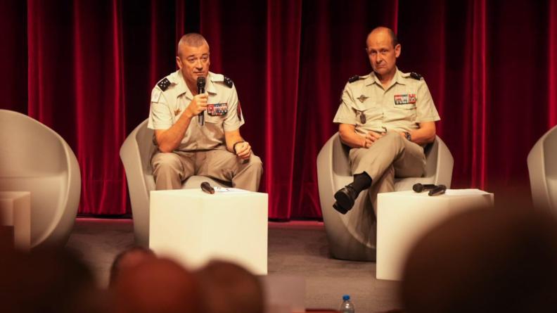 Général d'armée Thierry Burkhard et général de corps d'armée Vincent Giraud, journée des commandeurs