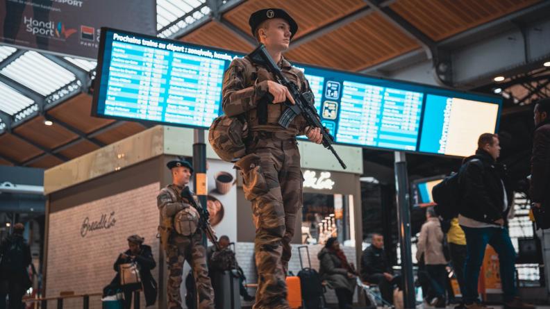  Patrouille Sentinelle en gare