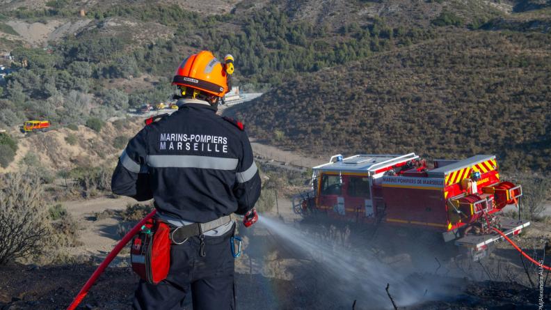 Les marins-pompiers de Marseille sur le front des feux de forêt