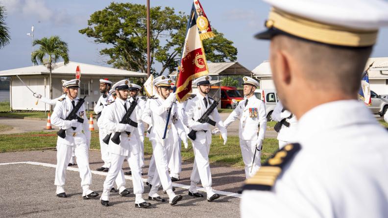 Présentation au drapeau de la FAN à Cayenne