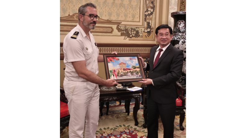CLEMENCEAU 25 – Une frégate multi-missions du groupe aéronaval fait escale à Hô Chi Minh