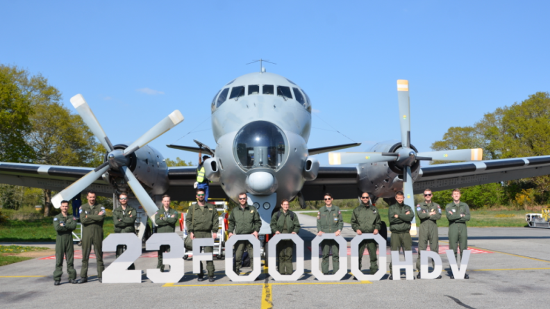 Equipage 23F pour la commémoration des 230.000 heures de vol