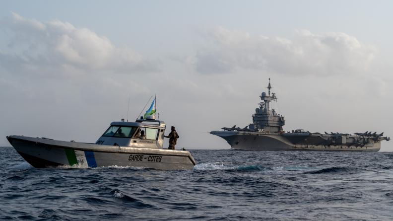 Clemenceau – Le groupe aéronaval français fait escale à Djibouti
