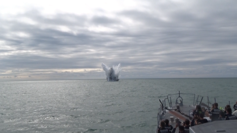 Le chasseur de mines tripartite Croix du Sud reprend la mer 
