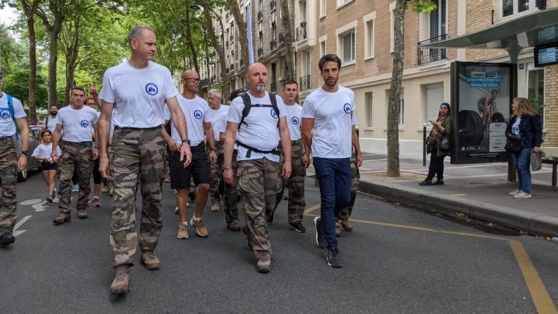 Le CEMAT, le général d'armée Pierre Schill, et Tony Estanguet ont participé à la marche course