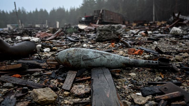 Dépôt de munitions russe détruit près d’Izyum, région de Kharkiv, 13 décembre 2022