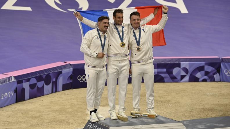 Un podium historique en BMX race vendredi 2 août. Trois français, dont deux membres de l'armée de Ch