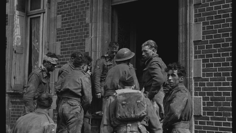 Commandos canadiens capturés après le raid sur Dieppe