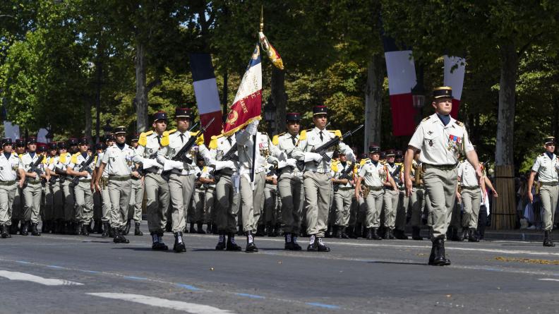 Défilé des troupes à pied