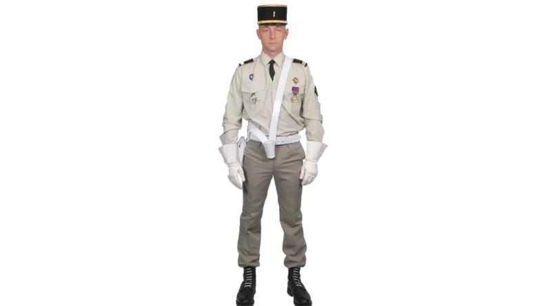 Uniforme de l'école interarmées des sports.
