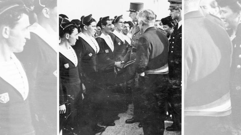 Remise de la Croix de la Libération à l'Ile de Sein, des marins des FNFL présentés à De Gaulle Remise de la Croix de la Libération à l'Ile de Sein, des marins des FNFL présentés à De Gaulle