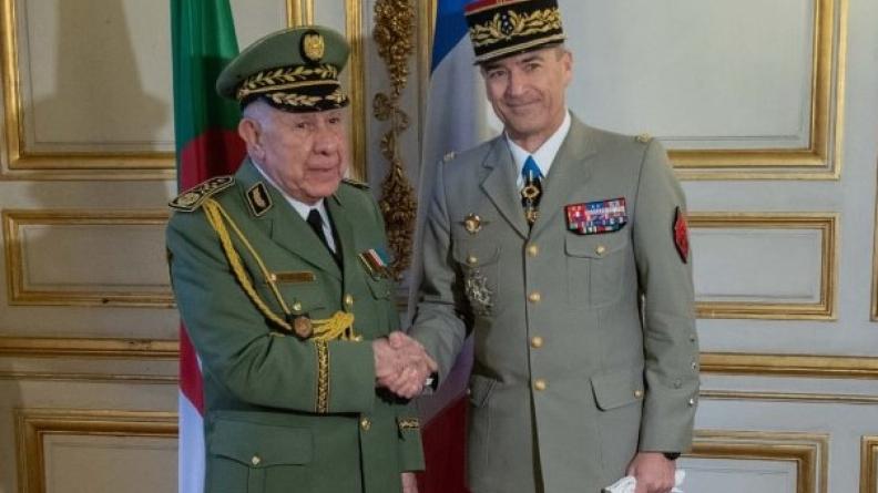 Le CEMA reçoit le général Chanegriha en visite officielle en France 
