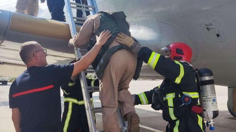 Entrainement à l’évacuation de l’équipage du P-3C Orion, de l’opération ATALANTE
