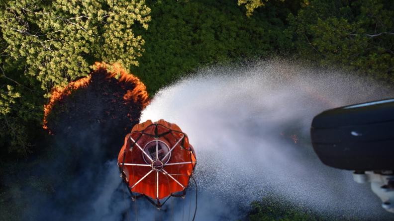 La Flottille 35 F engagée dans la lutte contre un incendie à Tahiti