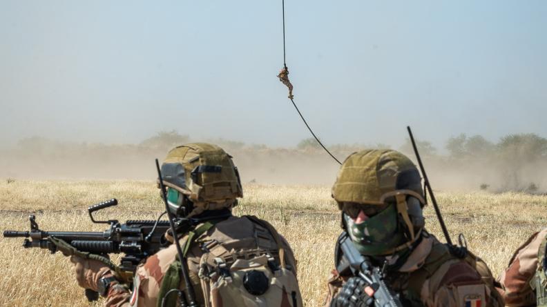 TCHAD – Exercice de conduite d’opérations aériennes entre les forces françaises et les forces tchadi