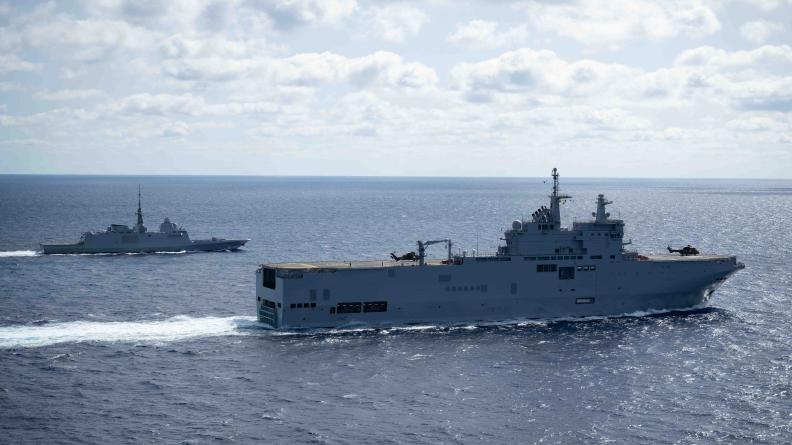 Retour du porte-hélicoptères amphibie Mistral après son déploiement en Méditerranée orientale