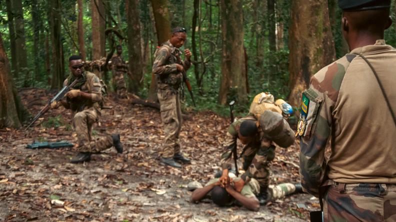 Les militaires gabonais se préparent à protéger le parc naturel de Minkébé