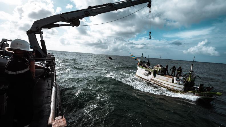 Opération Mokarran : lutte contre la pêche illégale en Guyane