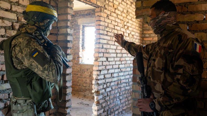 Formation d’un seizième bataillon des forces armées ukrainiennes en Pologne