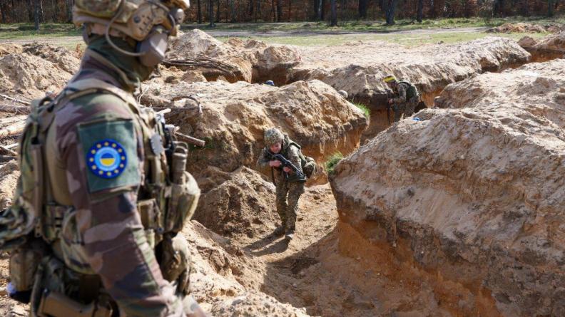 Formation d’un seizième bataillon des forces armées ukrainiennes en Pologne