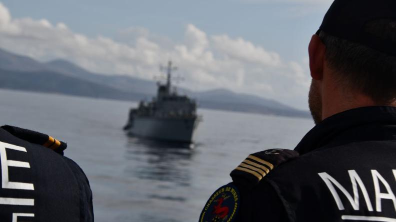 Fin de l’exercice STEADFAST DART 25 pour le chasseur de mines tripartite Capricorne